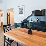 Apartman Couple Getaway