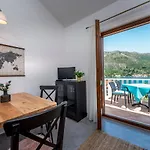 Couple Getaway Apartman *