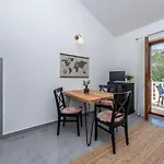 Couple Getaway Apartman *
