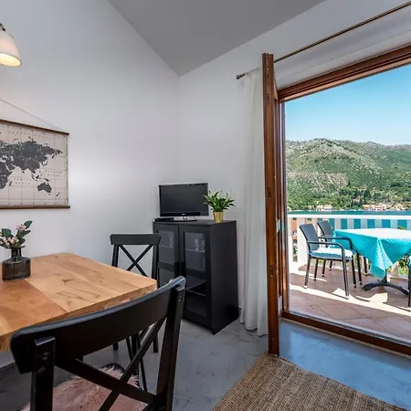 Couple Getaway Lägenhet *