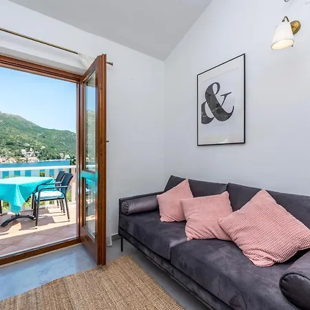 Couple Getaway Apartmán *